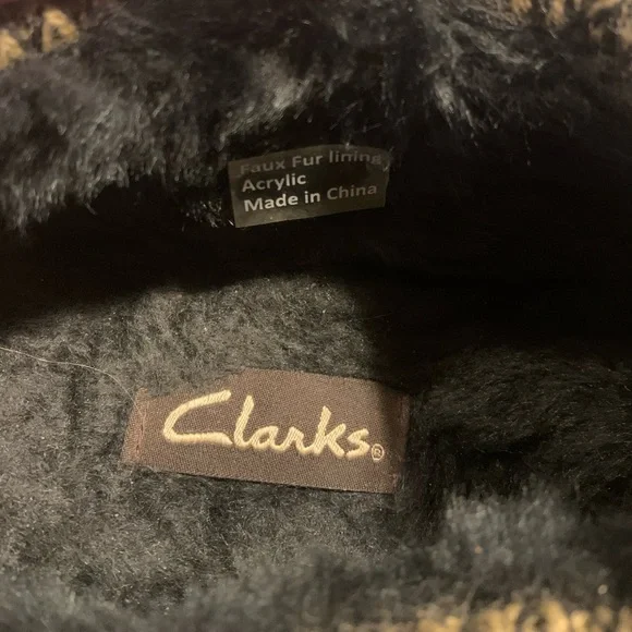 ❎SOLD❎ Clark’s Black and Tan Knit Faux Fur Lined Mules Slippers Women’s Size 9 - Picture 5 of 5